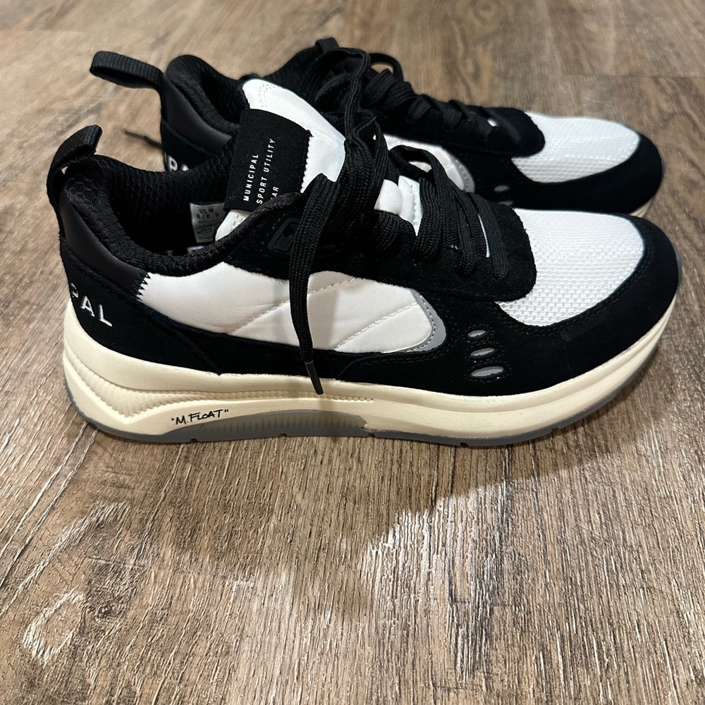 Women's Municipal Black and White Athletic Shoes